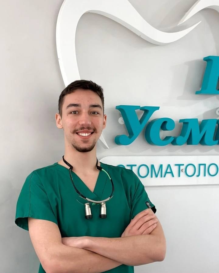 Челпанов Костянтин Михайлович — хірург-імплантолог