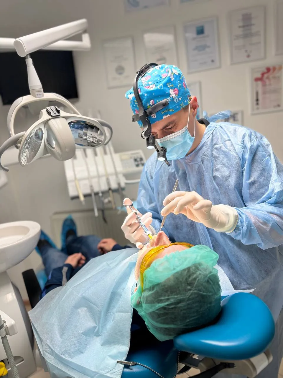 Результат імплантації зубів — Ваша Усмішка Пустомити